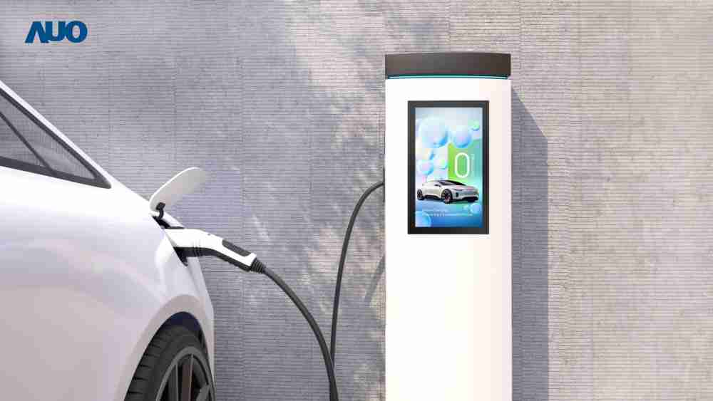 友達〝EVSE車用充電樁解決方案〞專為電動汽車充電樁設計，，具有高亮度、、、、克服戶外艱難環境的耐溫、、、耐紫外線等特性，，，並搭載散熱性及擴充性強的高效能工業電腦，，，可實現人機互動訴求，，如資訊顯示、、、、支付等應用